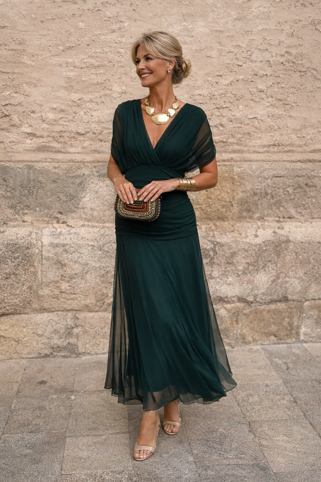 Marena | Elegancka Sukienka Maxi na Przyjęcie z Dekoltem w Serek