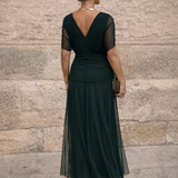 Marena | Elegancka Sukienka Maxi na Przyjęcie z Dekoltem w Serek