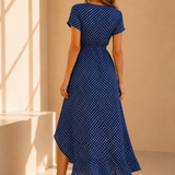 Julia | Elegancka Sukienka z Dekoltem w Serek i Modelującym Krojem
