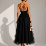 Elowina | Elegancka tiulowa sukienka midi z odkrytymi plecami i gorsetowym detalem