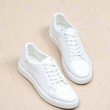 Marcel | Minimalistyczne białe sneakersy o ponadczasowym stylu