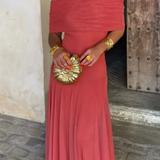 Juna | Elegancka Sukienka Maxi z Odkrytymi Ramionami i Zwiewnym Dołem