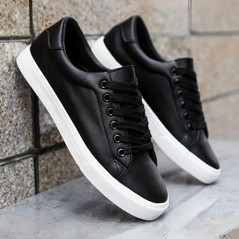 Oliwier | Białe sneakersy – Klasyczna elegancja i uniwersalność