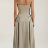Odette | Elegancka sukienka midi z rozkloszowanym dołem i gorsetem
