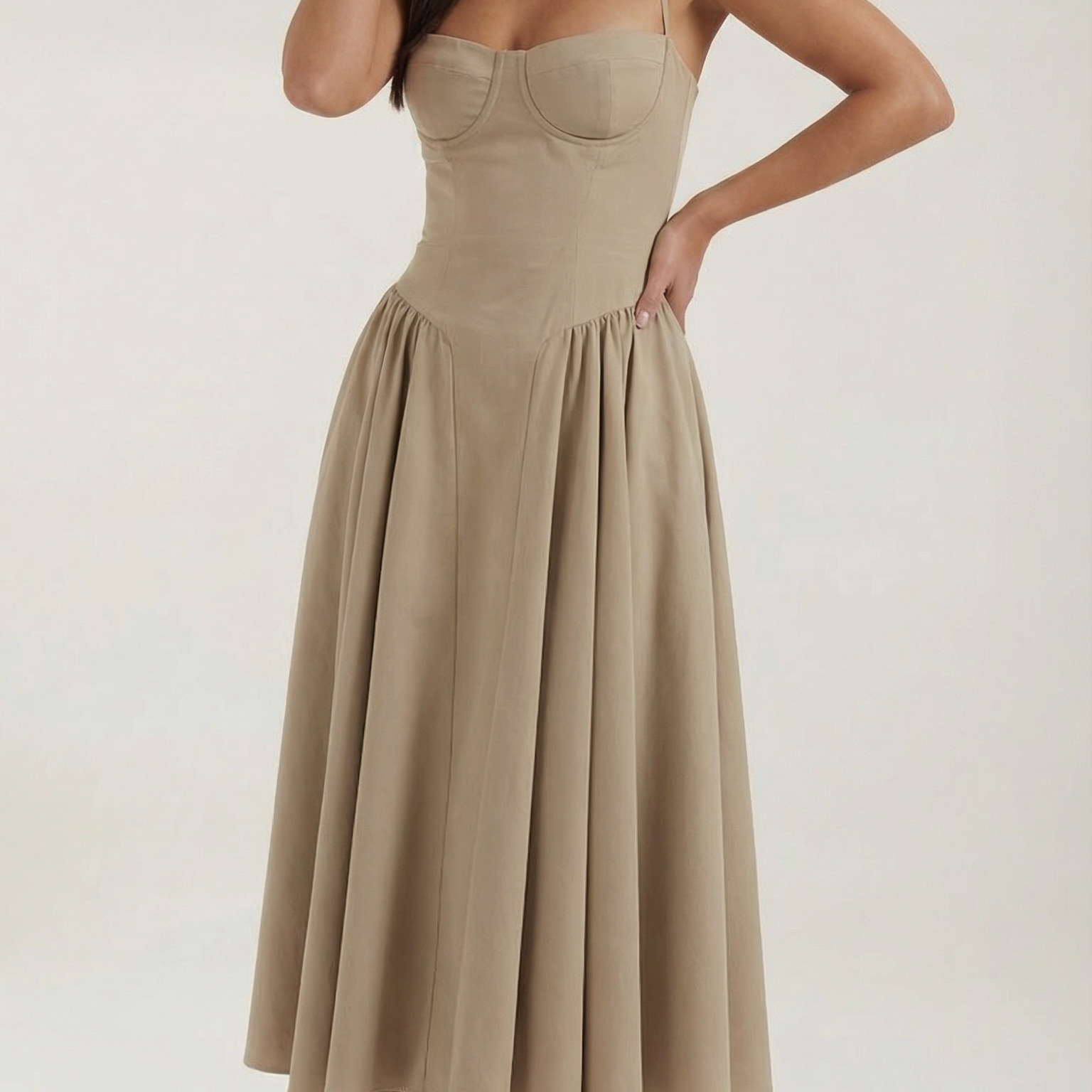 Odette | Elegancka sukienka midi z rozkloszowanym dołem i gorsetem